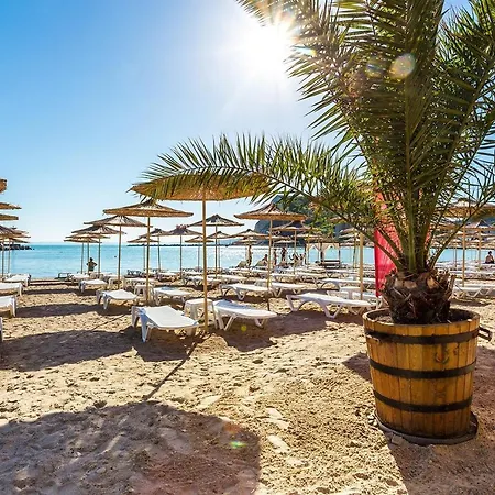 فندق Laguna Terrace كافارنا